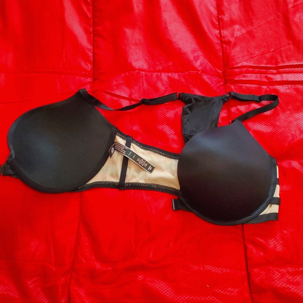 Victoria's Secret front clasp push-up in 32DDD